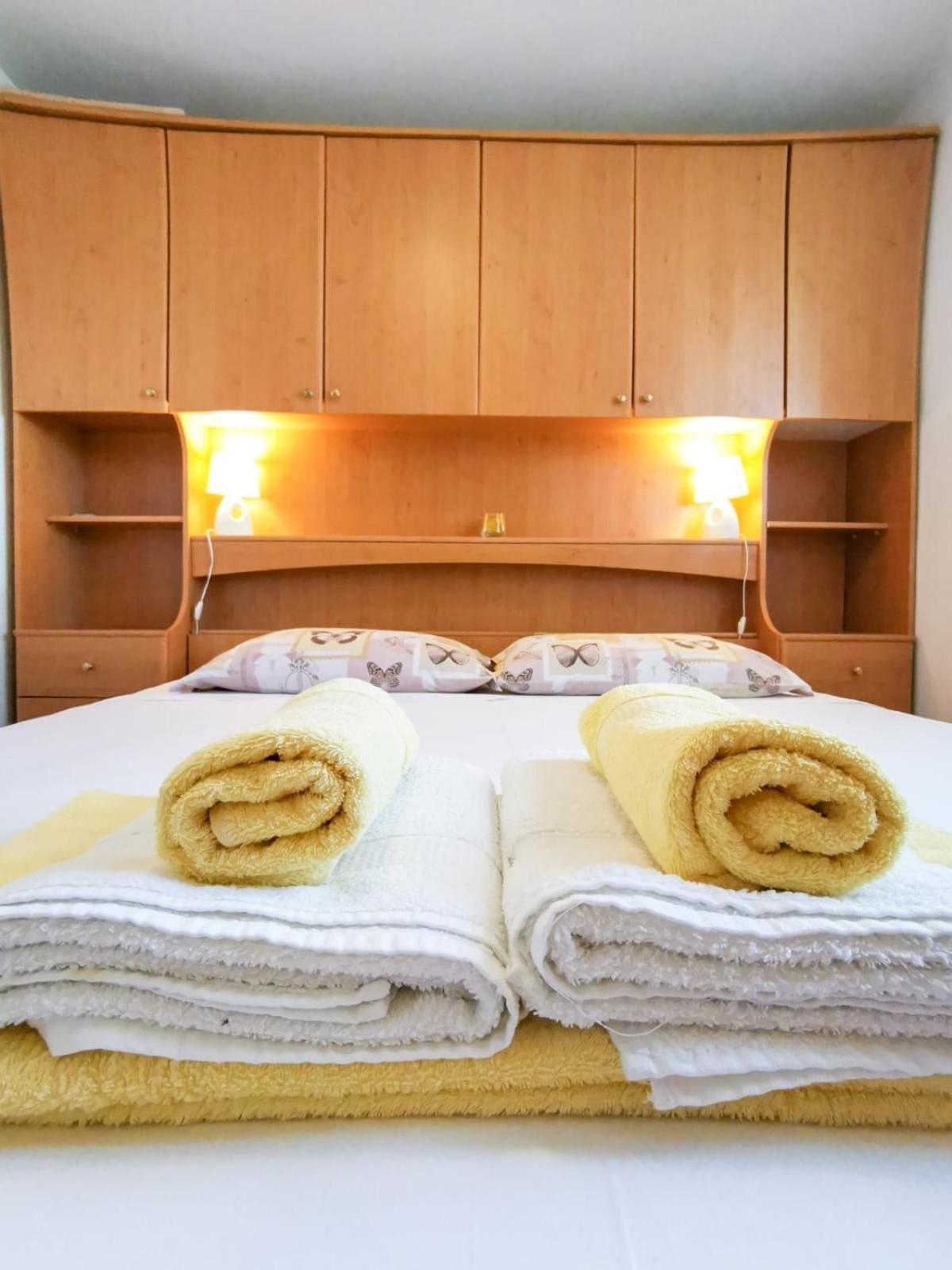 Apartments By The Sea Mimice, Omis - 14230 Rom bilde