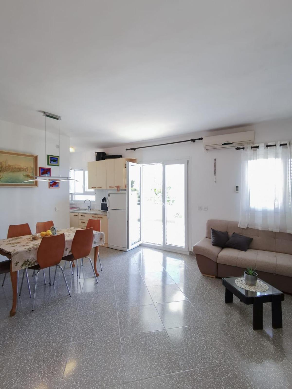 Apartments By The Sea Mimice, Omis - 14230 Rom bilde